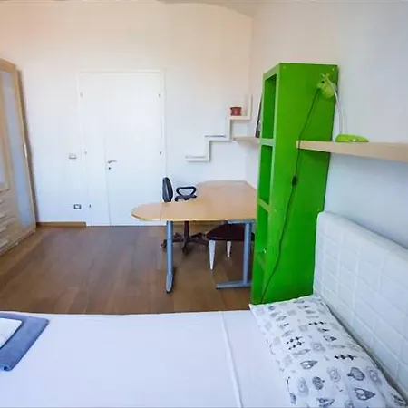 Apartment Guesthost - Skyline Bologna