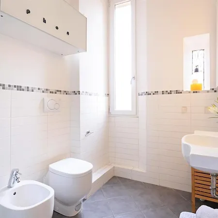 Guesthost - Skyline Appartement