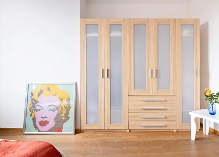 Guesthost - Skyline Appartement