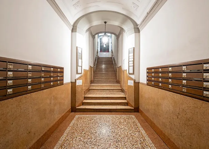 Guesthost - Skyline *