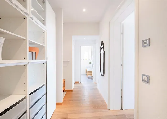 Guesthost - Skyline Bologna